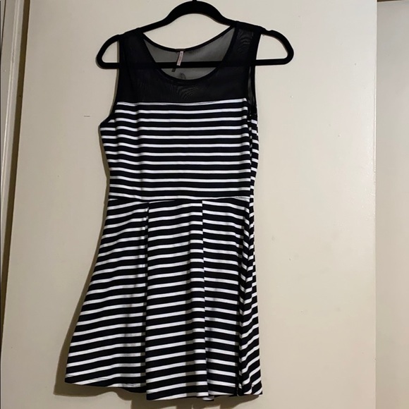 Striped skater dress with mesh - Picture 1 of 5